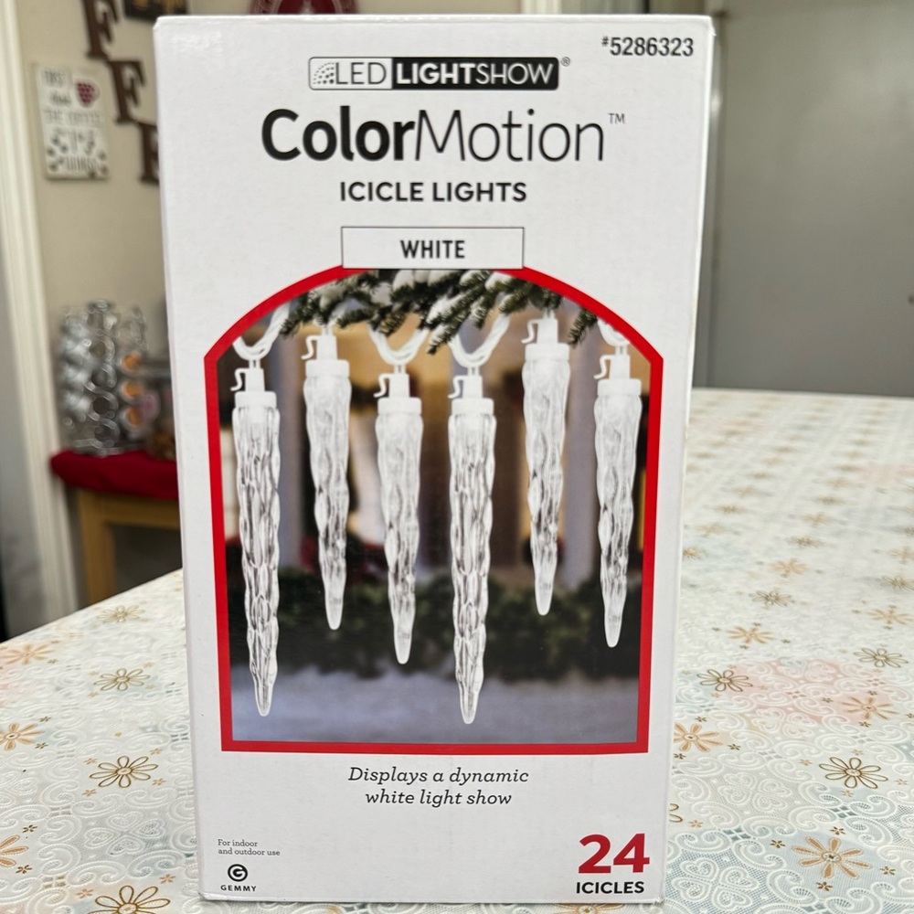 Gemmy Lightshow 24 Count Color Motion White LED Christmas Icicle Lights 5286323